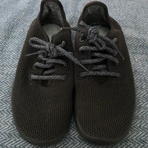 ALLBIRDS dark brown tree runners